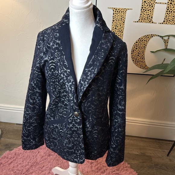CAbi Style# 109 Jacquard Navy Blazer sz 4 - Picture 4 of 7